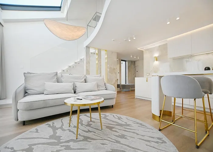 Air Conditioned 3City In Center By Noclegi Renters